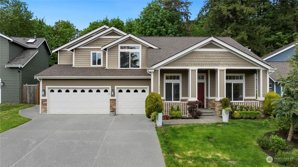 Photo of 7642 NE 125th Street, Kirkland, WA 98034 (MLS # 2069794)