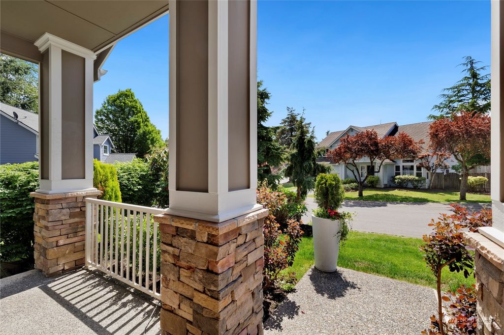 Photo of 7642 NE 125th Street, Kirkland, WA 98034 (MLS # 2069794)