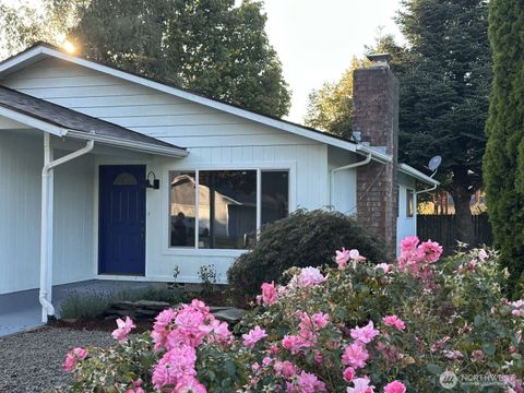 Photo of 104 Terumi Ln, Longview, WA 98632 (MLS # 2437130)
