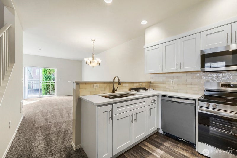 1800 NE 40th Street F3