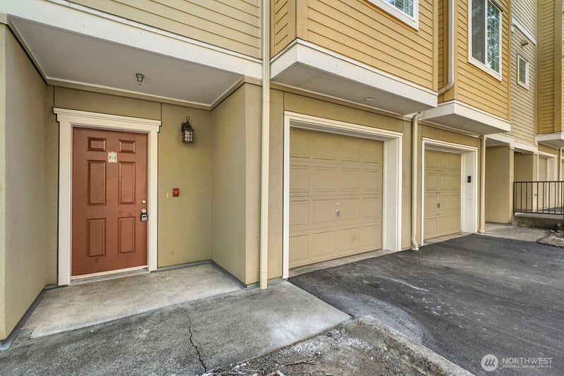 1800 NE 40th Street F3