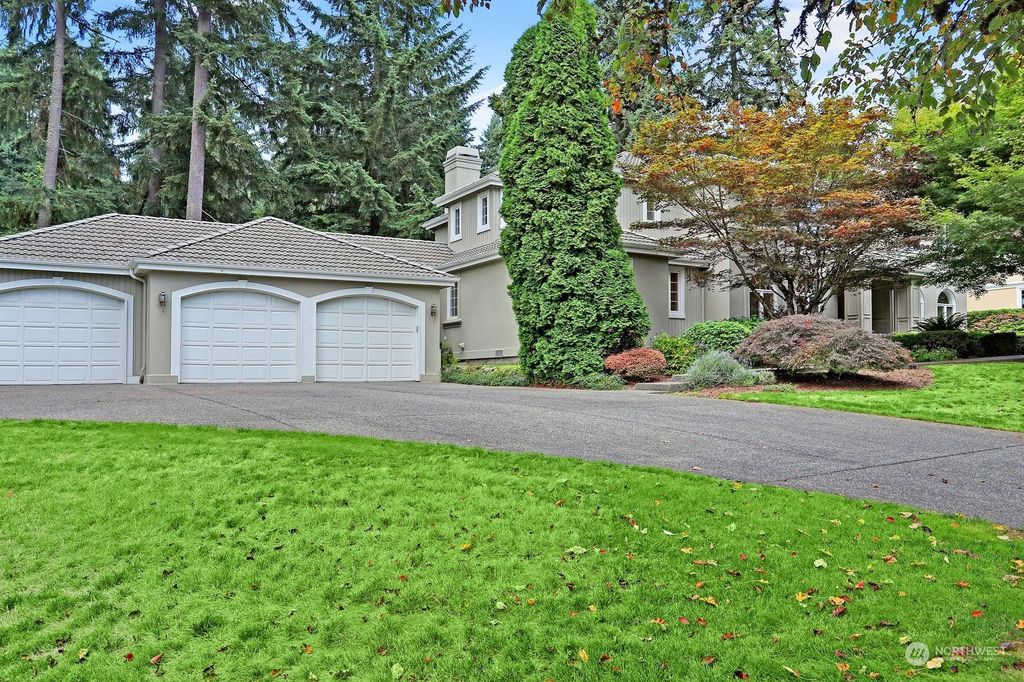 Photo of 13659 NE 32nd Place, Bellevue, WA 98005 (MLS # 2223038)