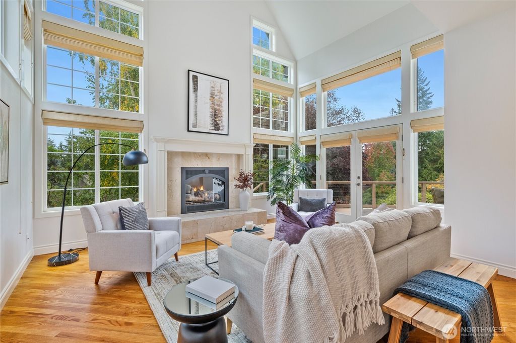 Photo of 6405 NE 129th Place, Kirkland, WA 98034 (MLS # 2446892)