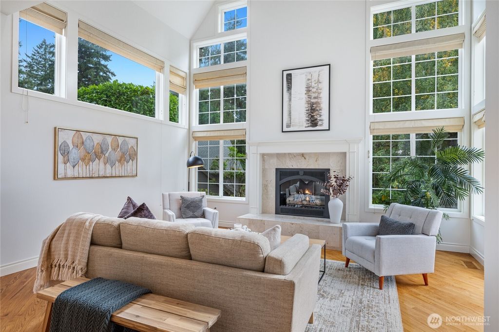 Photo of 6405 NE 129th Place, Kirkland, WA 98034 (MLS # 2446892)