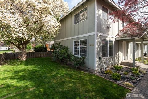 Photo of 316 E Wapato Avenue #1, Chelan, WA 98816 (MLS # 2475322)