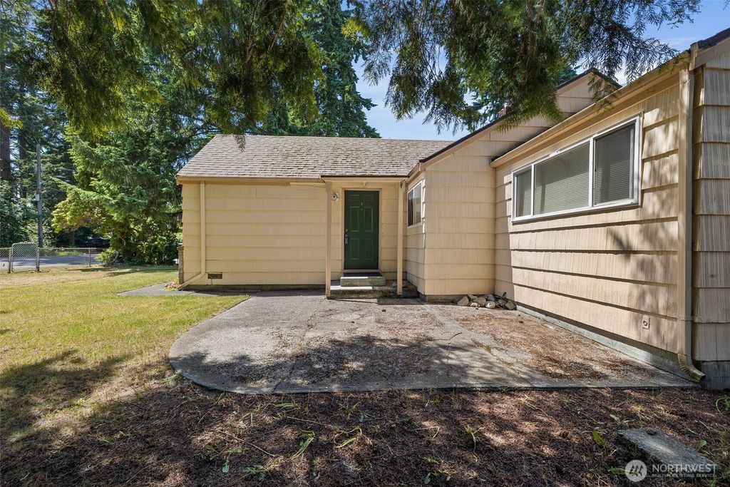 Photo of 2004 N 143rd Street, Seattle, WA 98133 (MLS # 2390518)