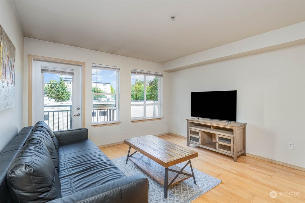 Photo of 424 N 85th St St #315, Seattle, WA 98103 (MLS # 2256697)