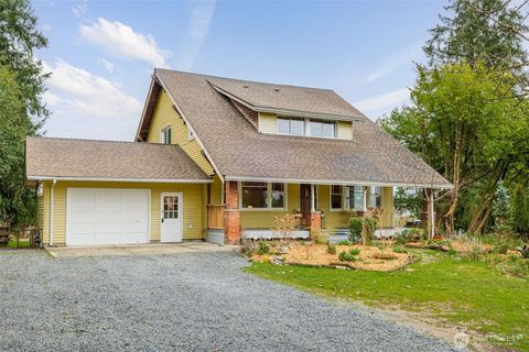 Photo of 905 Avenue A, Snohomish, WA 98290 (MLS # 2480279)