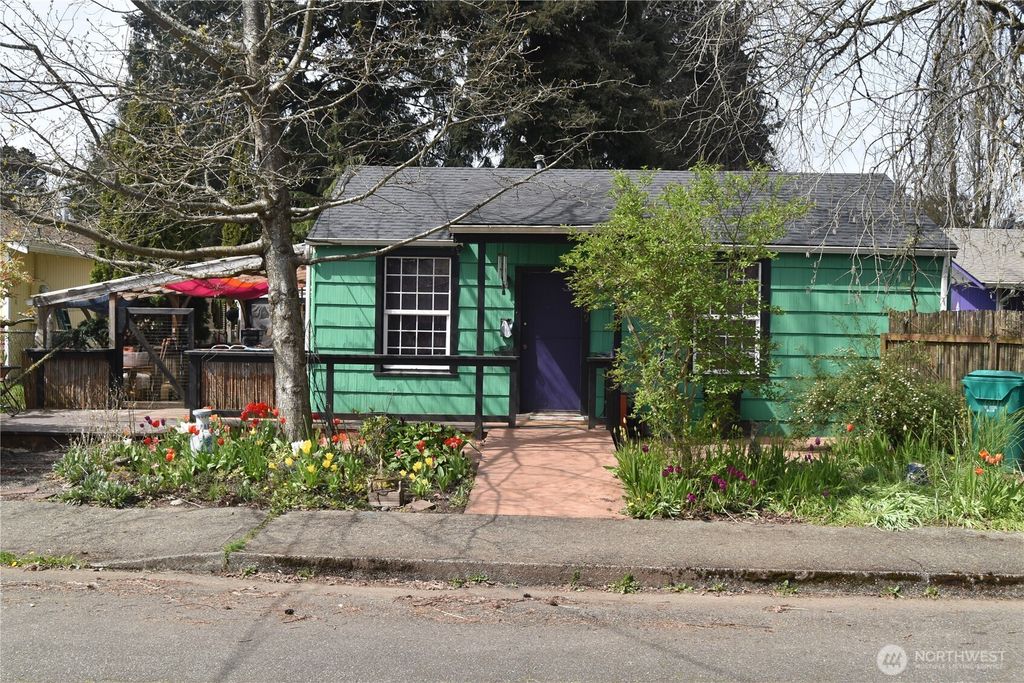 Photo of 409 Milroy Street NW, Olympia, WA 98502 (MLS # 2509342)