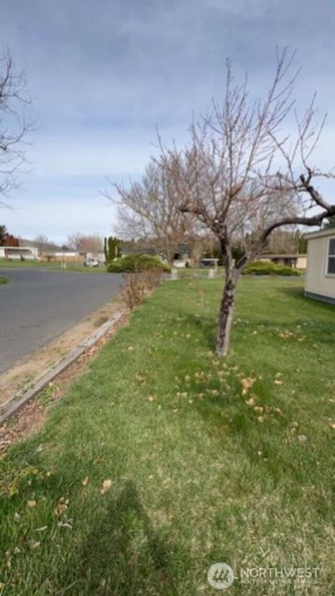 Photo of 2285 SW Basin Street #7, Ephrata, WA 98823 (MLS # 2497133)
