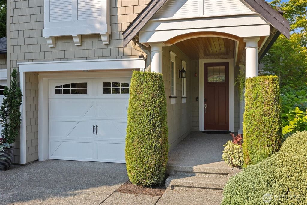 Photo of 17128 NE 120th St, Redmond, WA 98052 (MLS # 2428727)