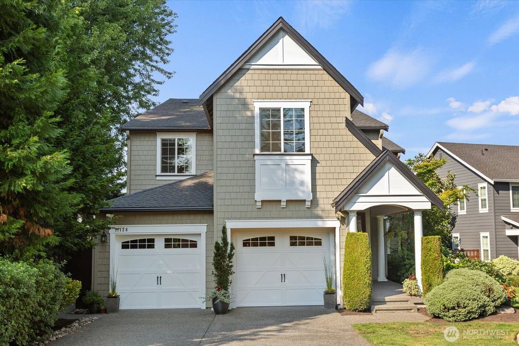 Photo of 17128 NE 120th St, Redmond, WA 98052 (MLS # 2428727)