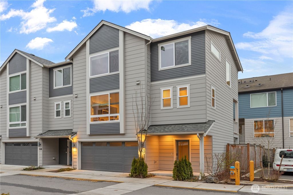 Photo of 13628 Manor Way #A5, Lynnwood, WA 98087 (MLS # 2485213)