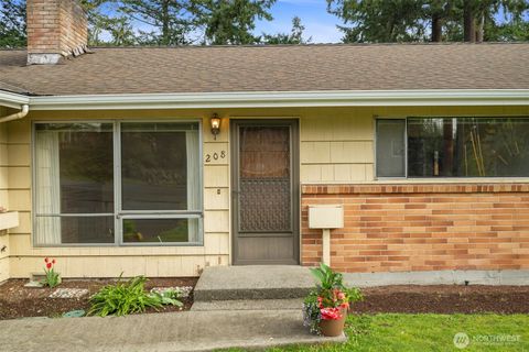 Photo of 208 N 184th St, Shoreline, WA 98133 (MLS # 2503553)