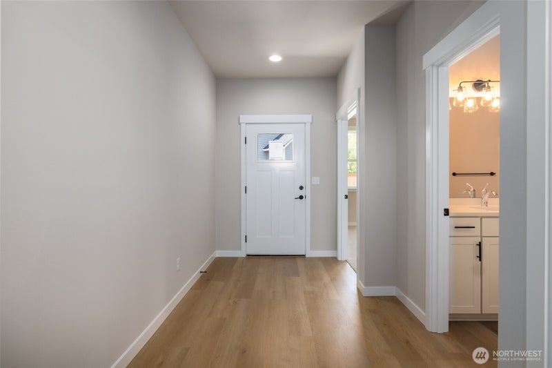 804 Parkland Loop