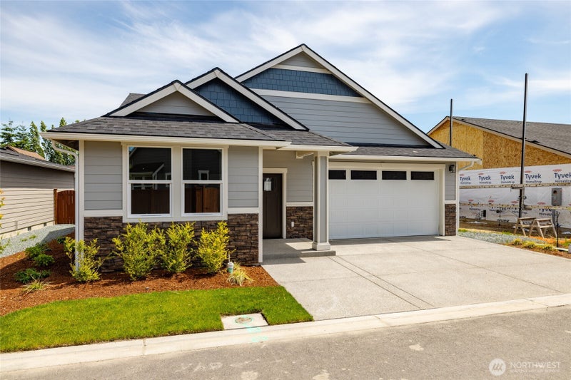 804 Parkland Loop