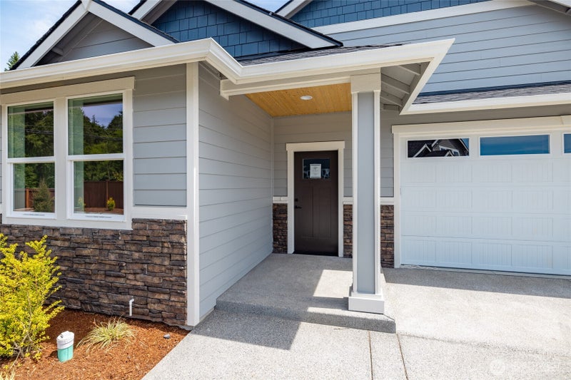 804 Parkland Loop