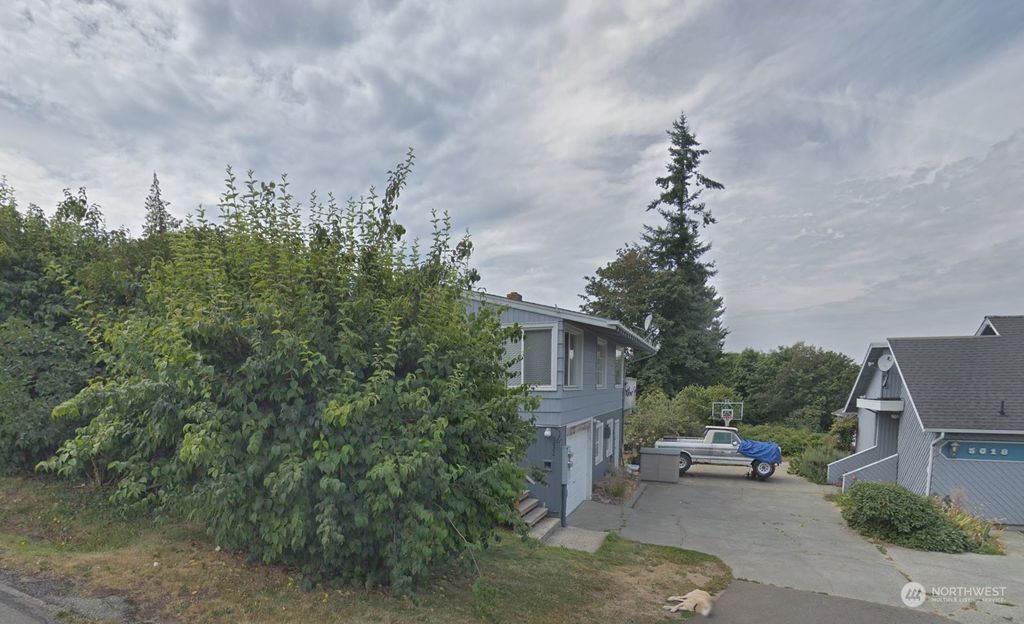 Photo of 5018 33rd Avenue W, Everett, WA 98203 (MLS # 2162437)