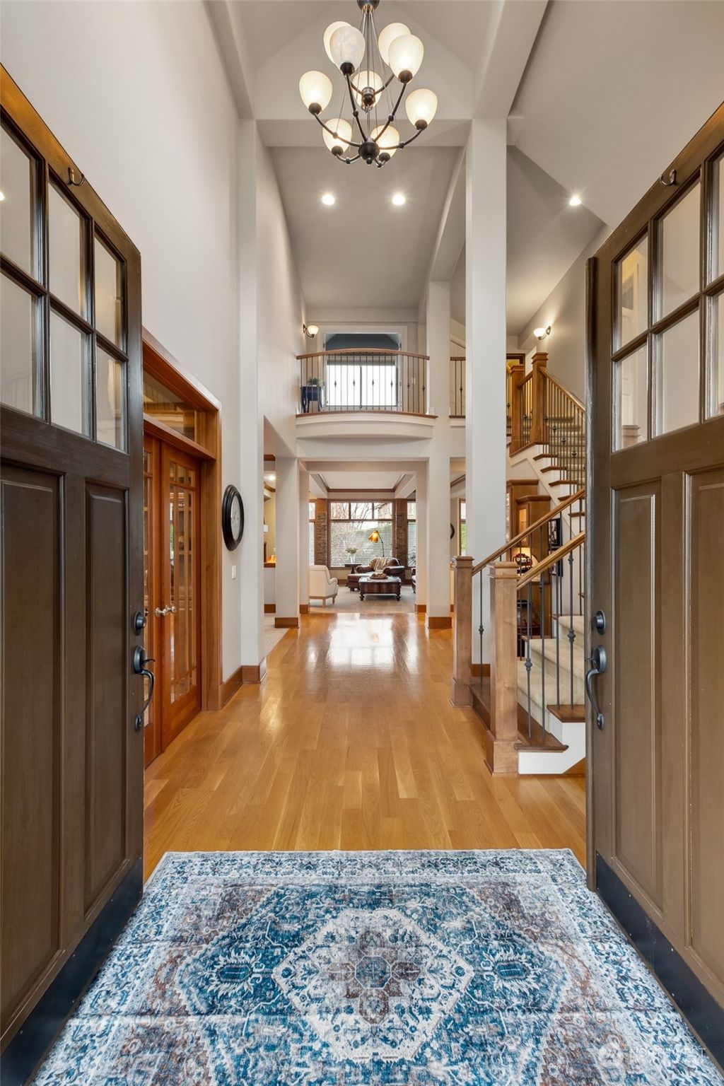 Photo of 624 Saddleback Loop Way NW, Issaquah, WA 98027 (MLS # 2205684)