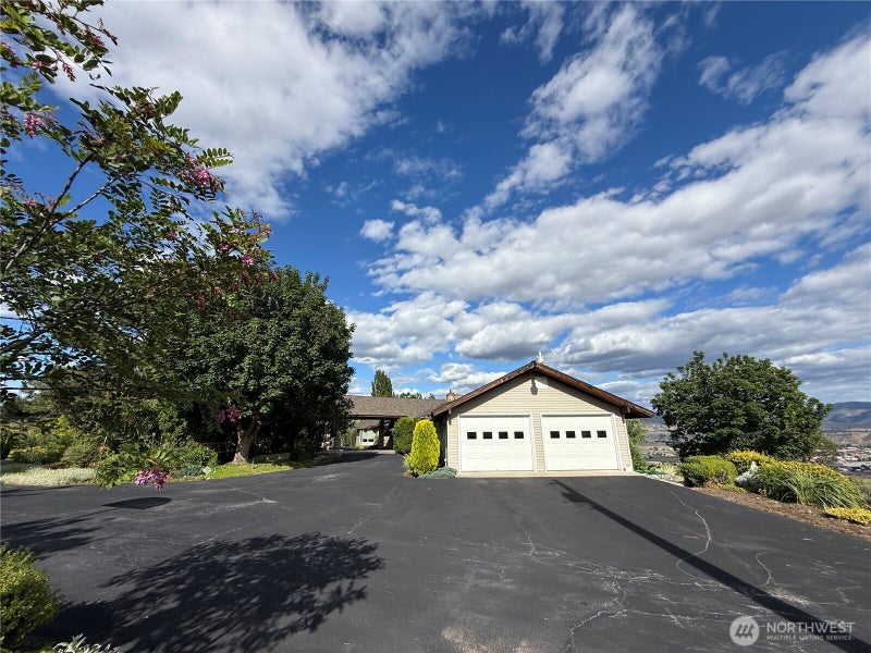 24 Valley View Drive