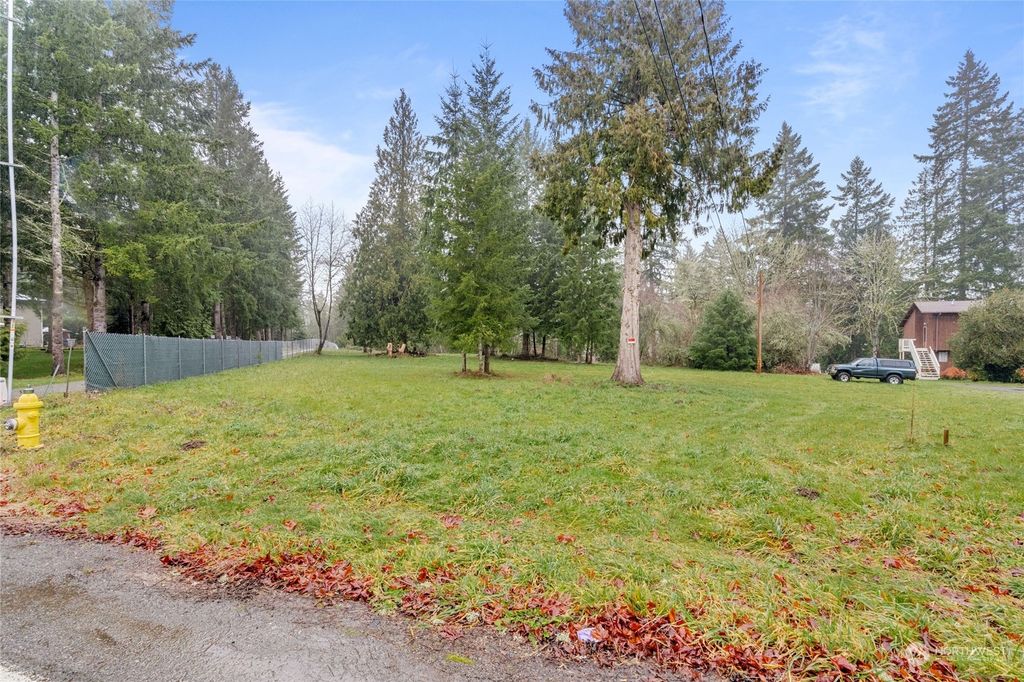 Photo of 16200 SE Lake Moneysmith Road, Auburn, WA 98092 (MLS # 2192876)