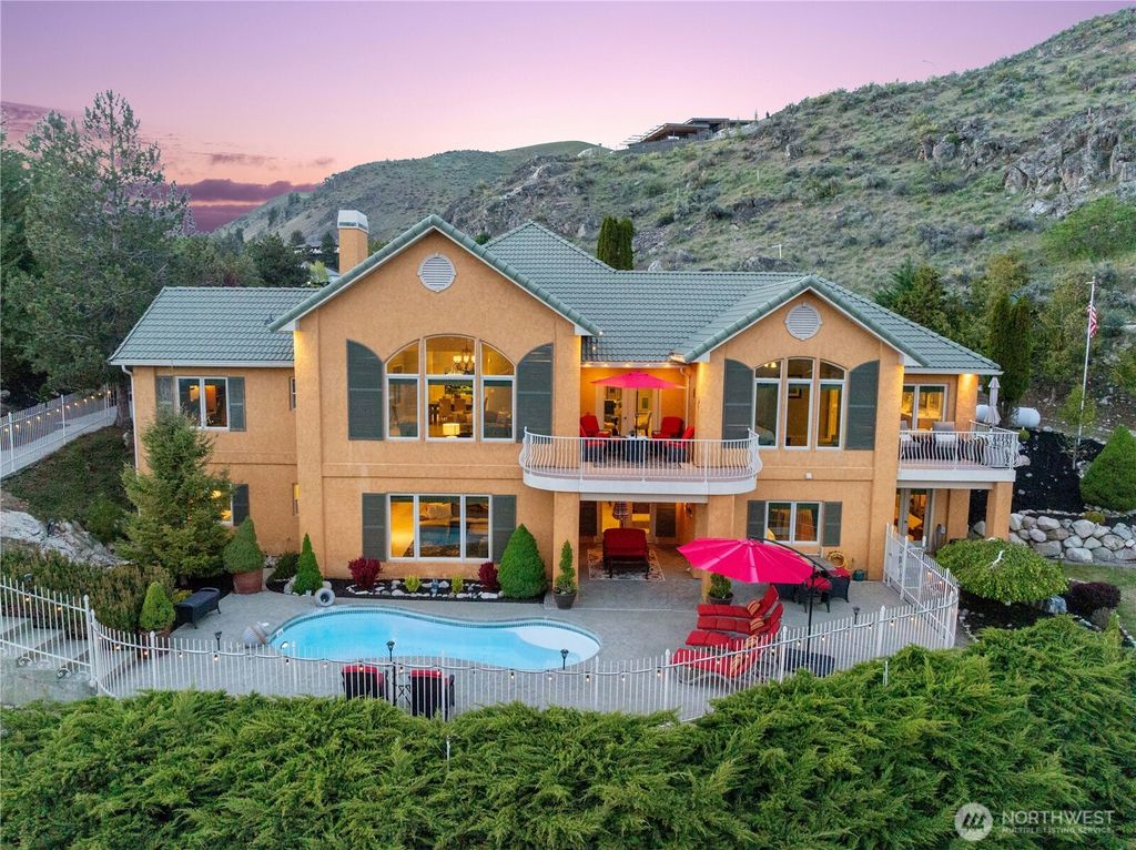 Photo of 146 Long Drive, Chelan, WA 98816 (MLS # 2511520)