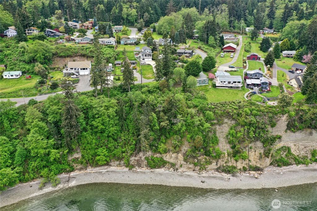 Photo of 0 Cranes Landing Drive, Greenbank, WA 98253 (MLS # 2515811)