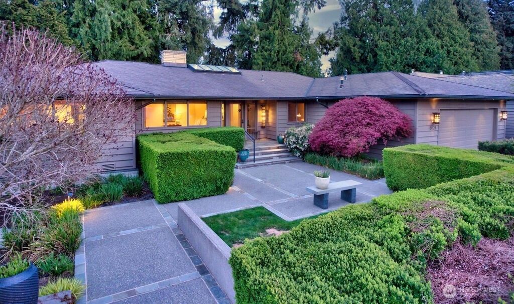 Photo of 8028 45th Avenue NE, Seattle, WA 98115 (MLS # 2510092)