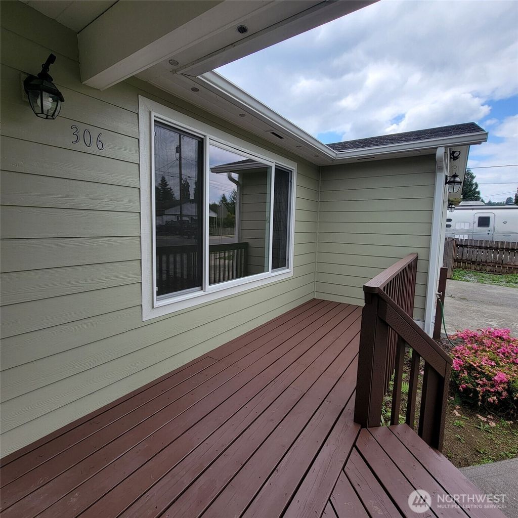 Photo of 306 Date Avenue, Sultan, WA 98294 (MLS # 2396685)