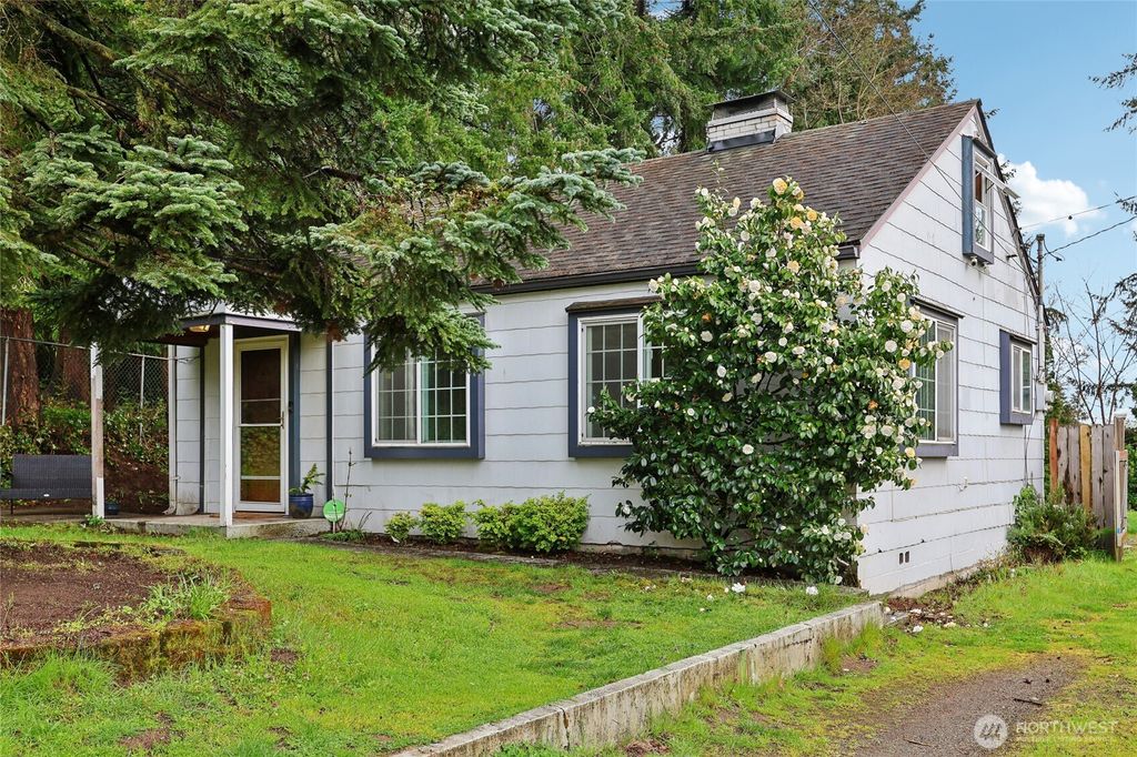 Photo of 1309 S 208th Street, Des Moines, WA 98198 (MLS # 2356074)