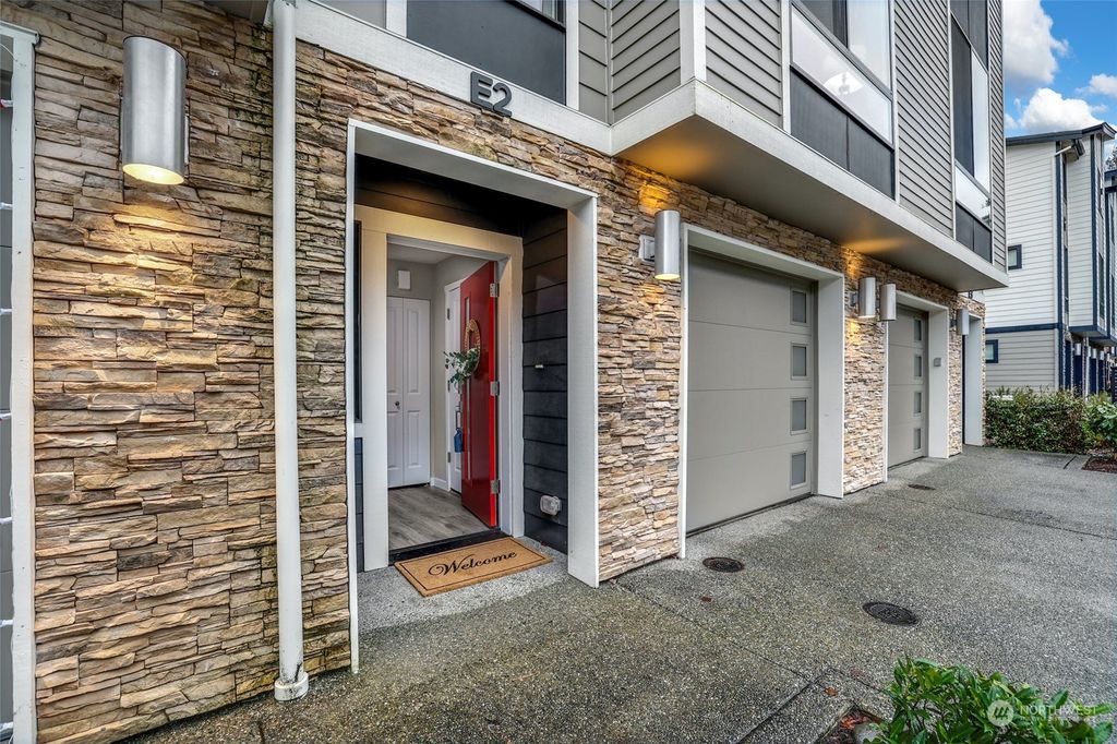 Photo of 12718 35th Avenue SE #E2, Everett, WA 98208 (MLS # 2194841)