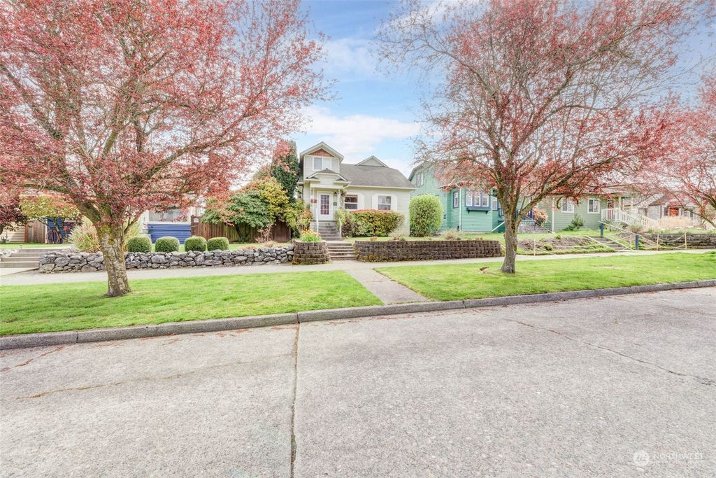 Photo of 1709 Rainier Avenue, Everett, WA 98201 (MLS # 2063751)