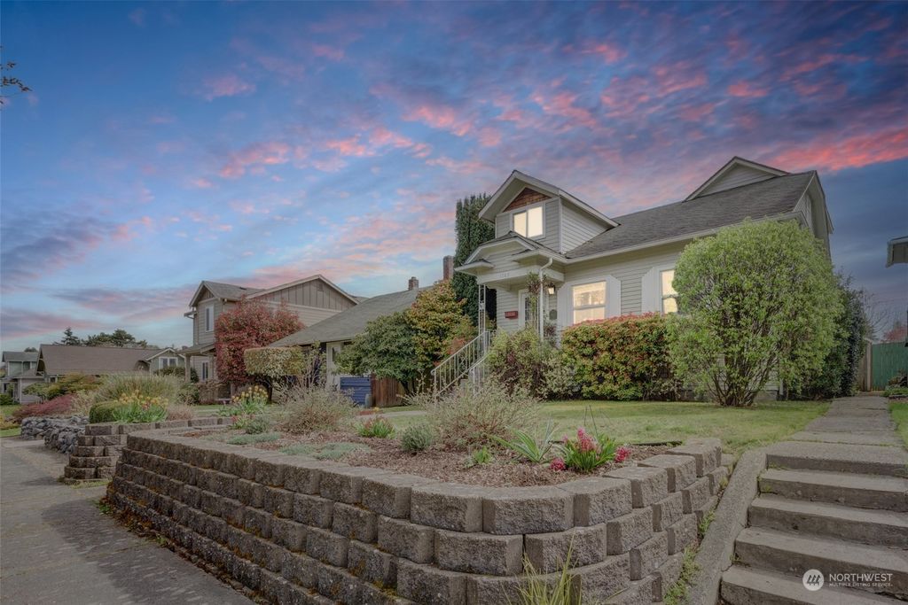 Photo of 1709 Rainier Avenue, Everett, WA 98201 (MLS # 2063751)