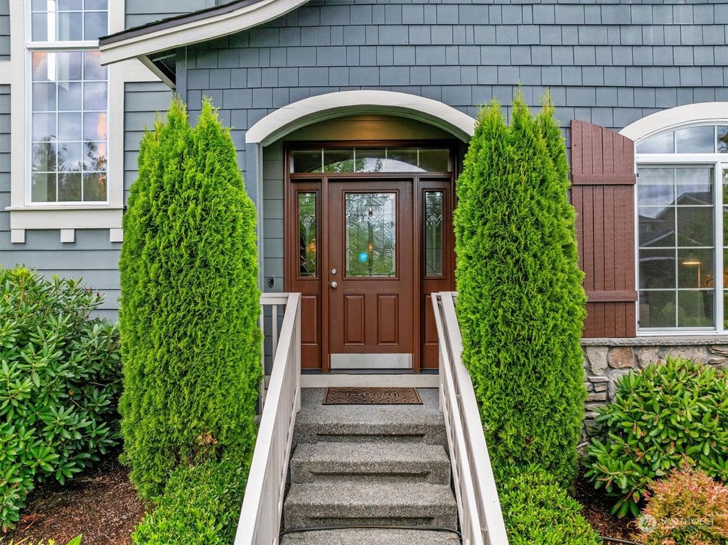 Photo of 16220 SE 139th Court, Renton, WA 98059 (MLS # 2325560)