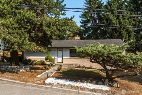 Photo of 2538 NE 107th Street, Seattle, WA 98125 (MLS # 2574252)