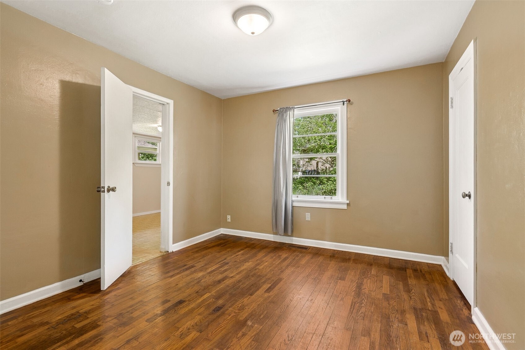 Olympia, Washington 98506, United States, 3 Bedrooms Bedrooms, ,2 BathroomsBathrooms,Residential,Pending,131048