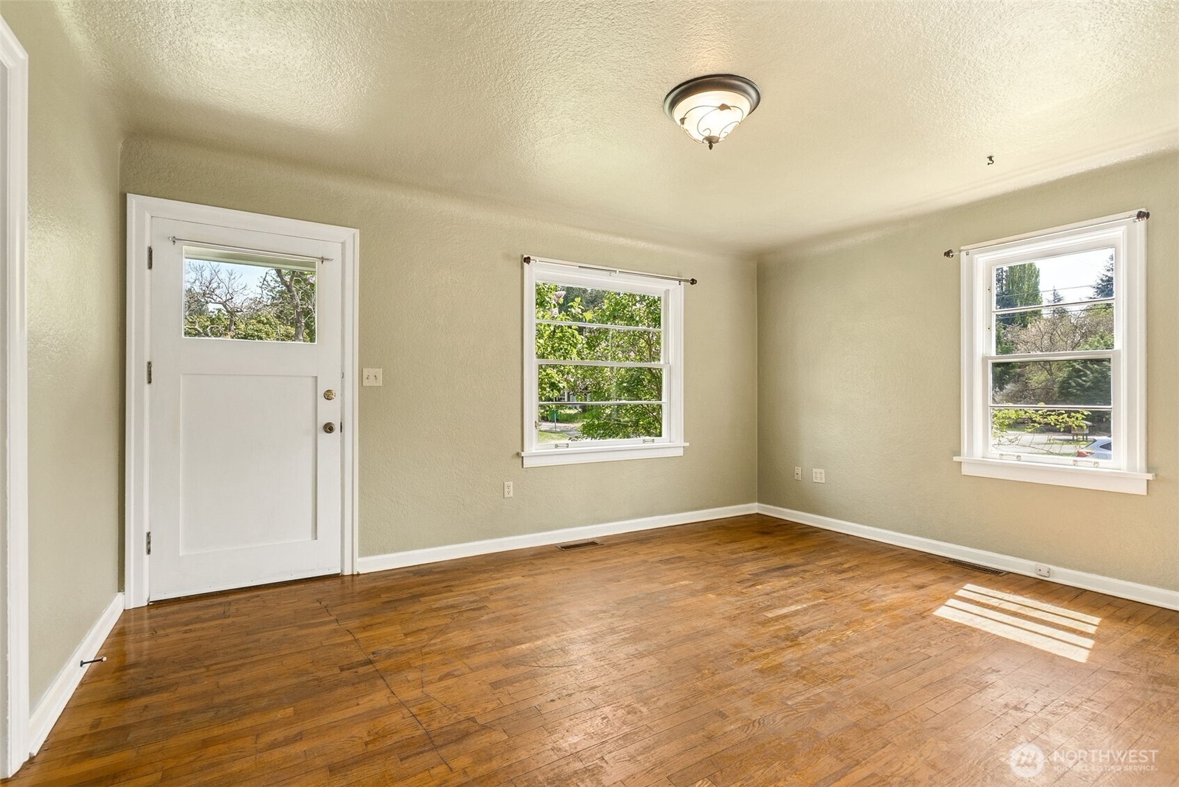 Olympia, Washington 98506, United States, 3 Bedrooms Bedrooms, ,2 BathroomsBathrooms,Residential,Pending,131048