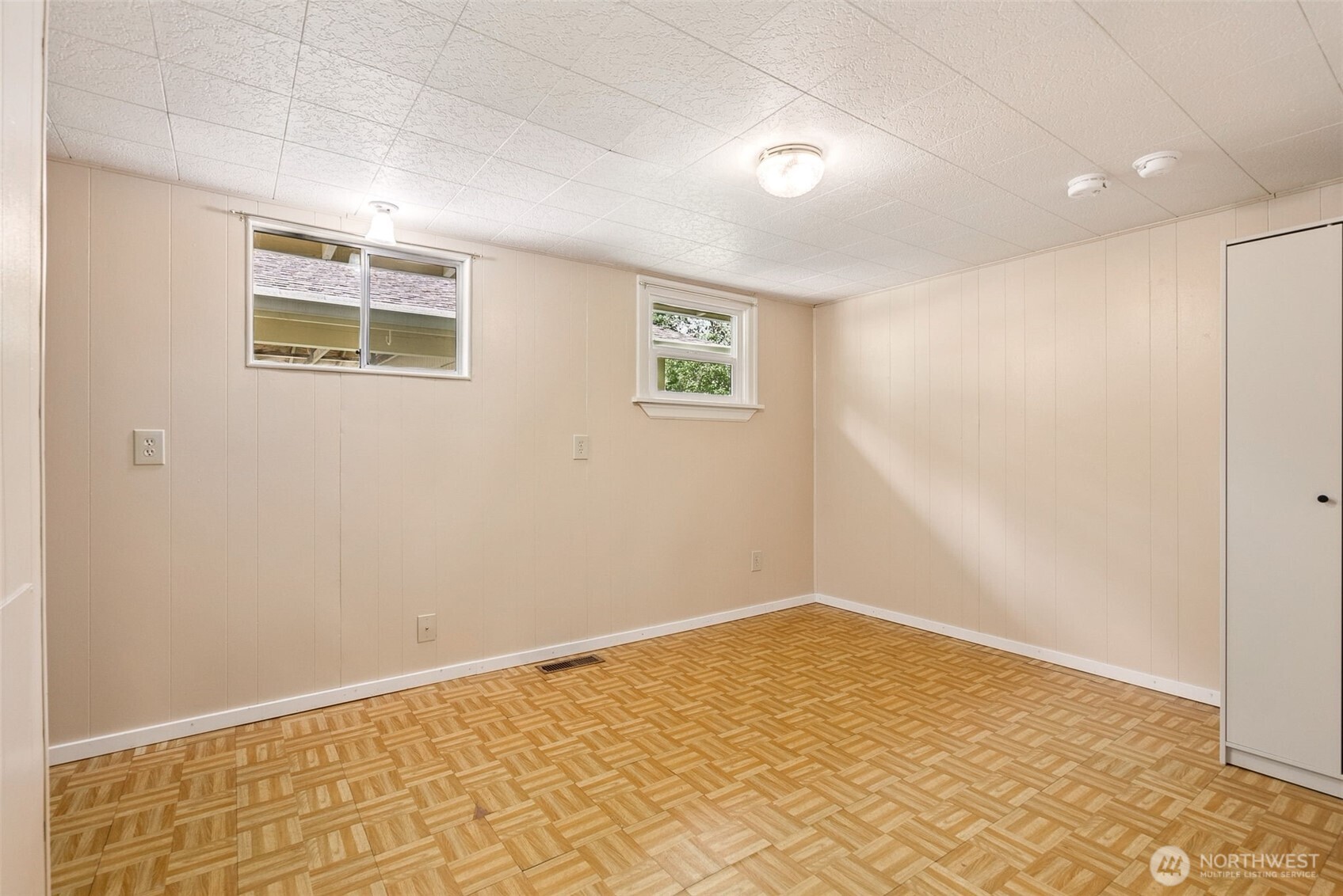 Olympia, Washington 98506, United States, 3 Bedrooms Bedrooms, ,2 BathroomsBathrooms,Residential,Pending,131048