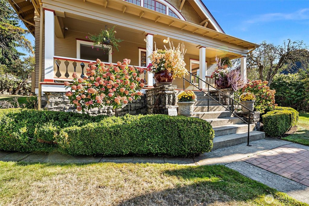 Photo of 5631 S K Street, Tacoma, WA 98408 (MLS # 2442552)