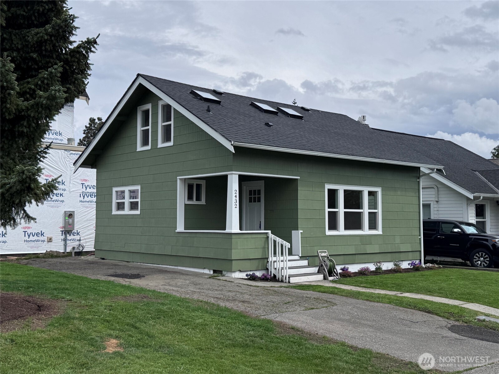 2432 Grant Street