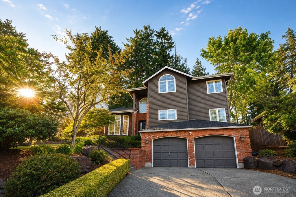 Photo of 1010 106th Avenue SE, Bellevue, WA 98004 (MLS # 2567490)