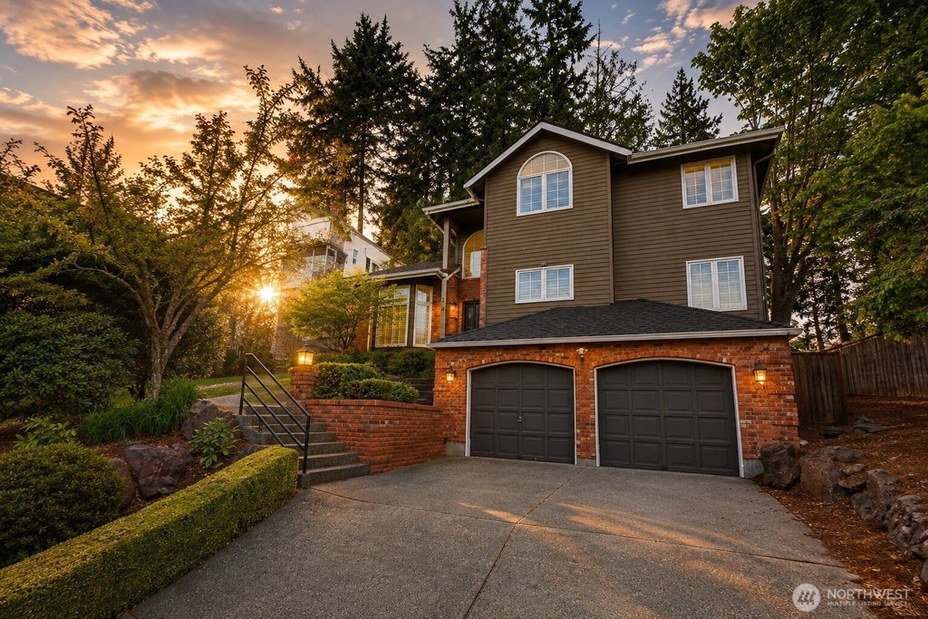 Photo of 1010 106th Avenue SE, Bellevue, WA 98004 (MLS # 2567490)