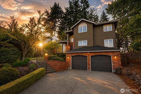 Photo of 1010 106th Avenue SE, Bellevue, WA 98004 (MLS # 2567490)