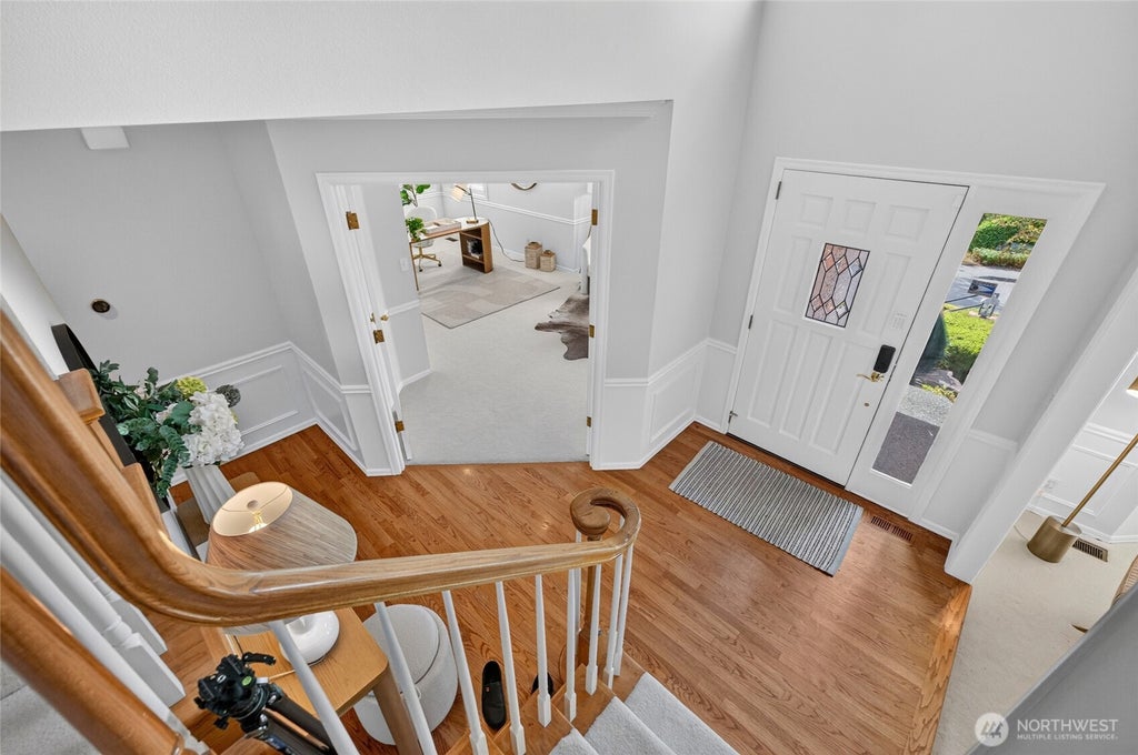 Photo of 1010 106th Avenue SE, Bellevue, WA 98004 (MLS # 2567490)