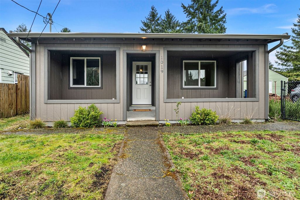 Photo of 1019 S Rochester Street, Tacoma, WA 98465 (MLS # 2491004)
