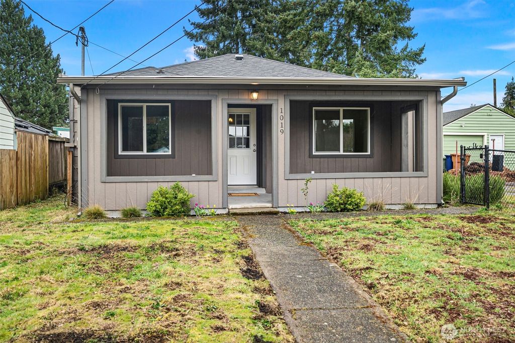Photo of 1019 S Rochester Street, Tacoma, WA 98465 (MLS # 2491004)
