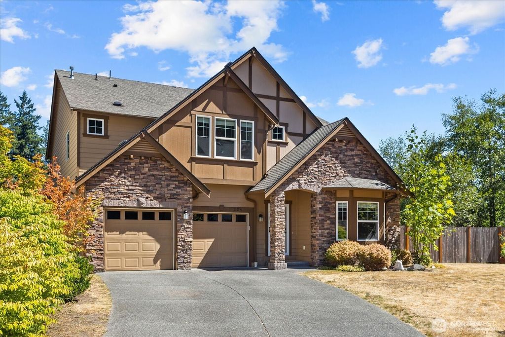 Photo of 224 147th Place SE, Lynnwood, WA 98087 (MLS # 2438883)
