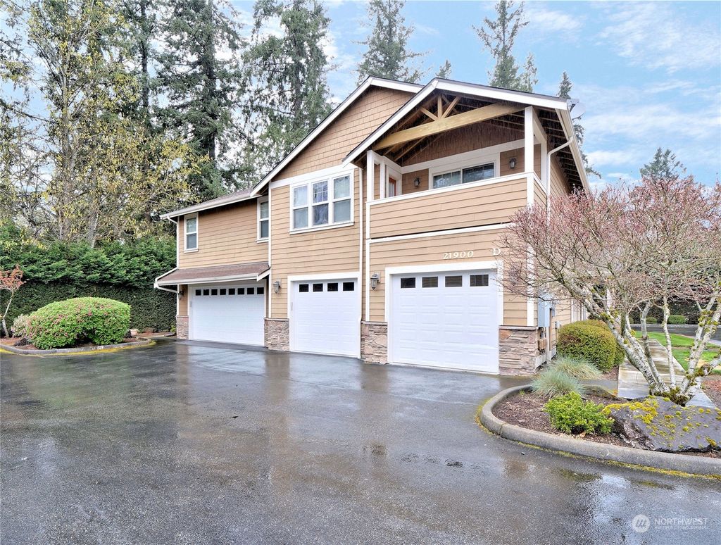 Photo of 21900 SE 242nd Street #D2, Maple Valley, WA 98038 (MLS # 2221258)