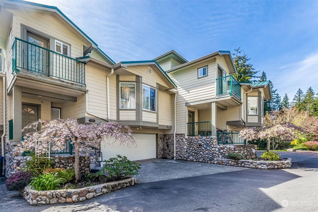 Photo of 389 12th Avenue NW #389, Issaquah, WA 98027 (MLS # 2063698)