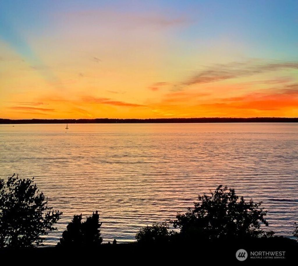 Photo of 444 S State Street #307, Bellingham, WA 98225 (MLS # 2446186)